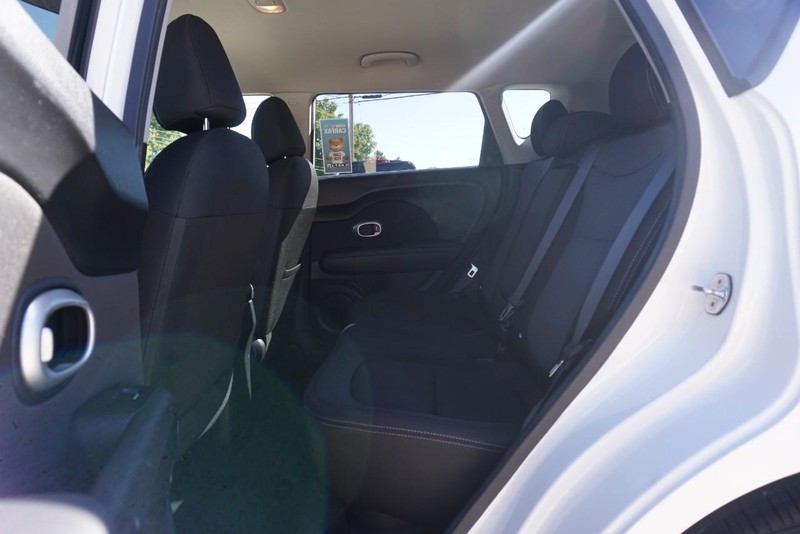 Kia Soul Vehicle Full-screen Gallery Image 24
