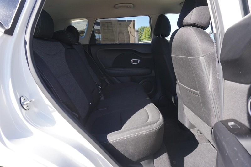 Kia Soul Vehicle Full-screen Gallery Image 26