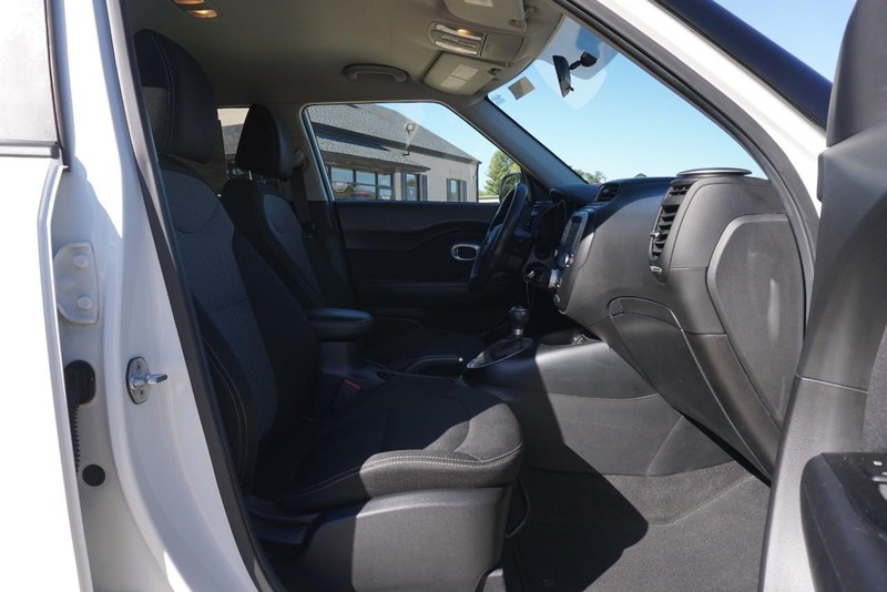 Kia Soul Vehicle Full-screen Gallery Image 28