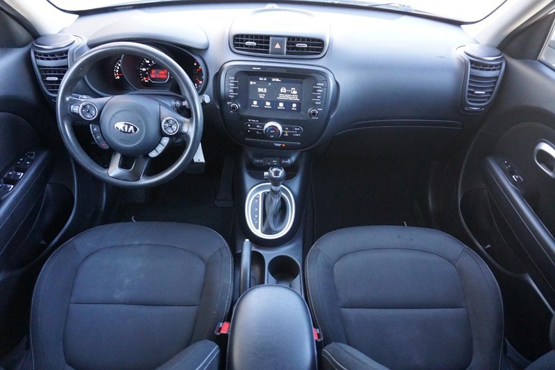 Kia Soul Vehicle Full-screen Gallery Image 30