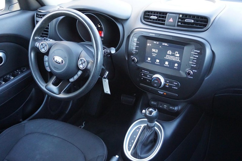 Kia Soul Vehicle Full-screen Gallery Image 33