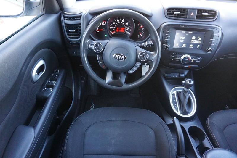 Kia Soul Vehicle Full-screen Gallery Image 34