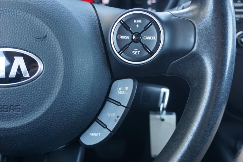 Kia Soul Vehicle Full-screen Gallery Image 36