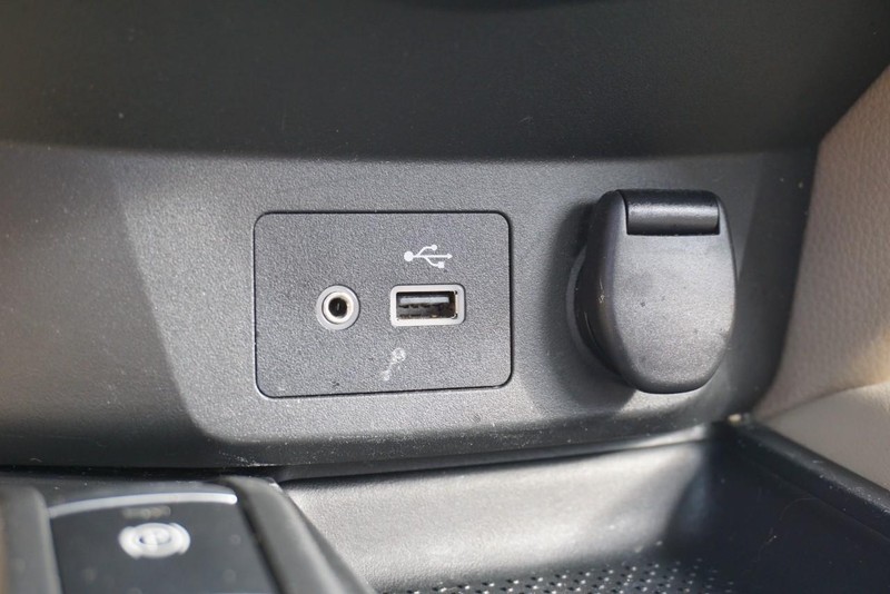 Nissan Rogue Vehicle Full-screen Gallery Image 44
