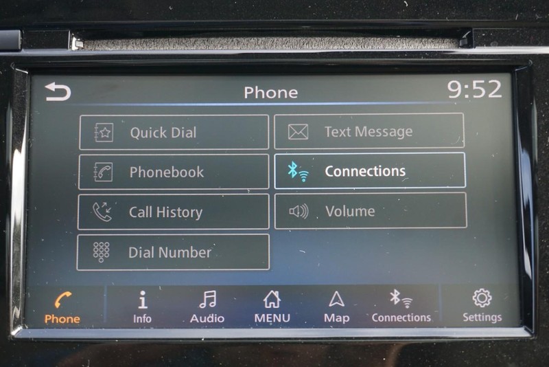 Nissan Rogue Vehicle Full-screen Gallery Image 51