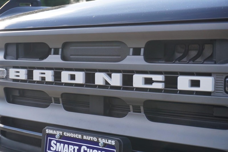 Ford Bronco Vehicle Full-screen Gallery Image 11