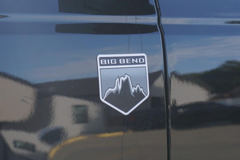 Ford Bronco Vehicle Full-screen Gallery Image 12