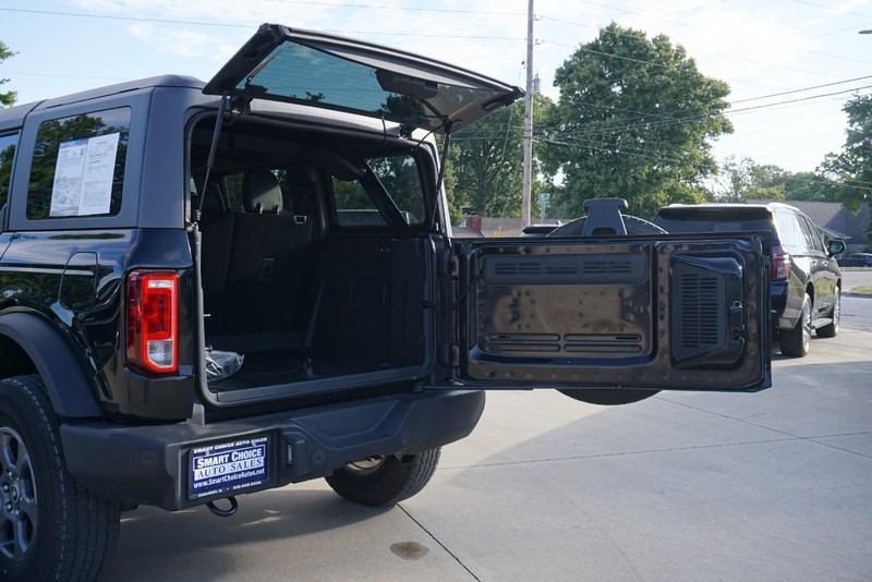Ford Bronco Vehicle Full-screen Gallery Image 20