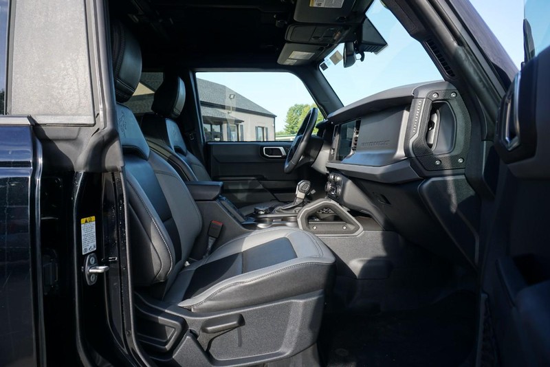 Ford Bronco Vehicle Full-screen Gallery Image 29