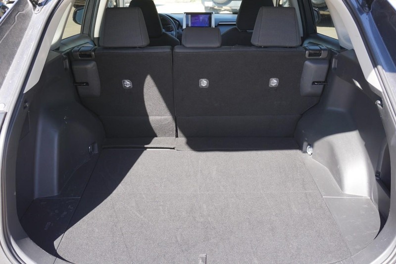 Toyota RAV4 Vehicle Full-screen Gallery Image 20