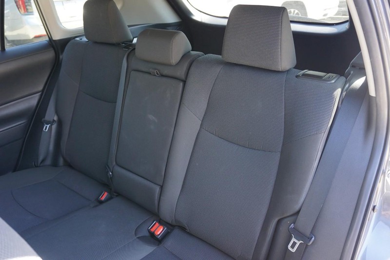 Toyota RAV4 Vehicle Full-screen Gallery Image 24