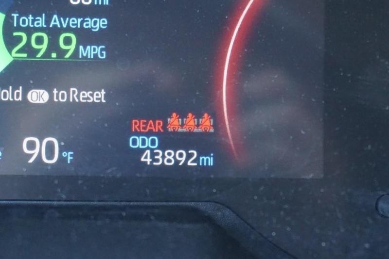 Toyota RAV4 Vehicle Full-screen Gallery Image 37