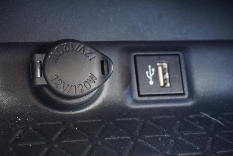 Toyota RAV4 Vehicle Full-screen Gallery Image 40