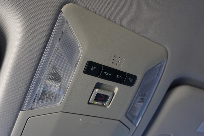 Toyota RAV4 Vehicle Full-screen Gallery Image 49