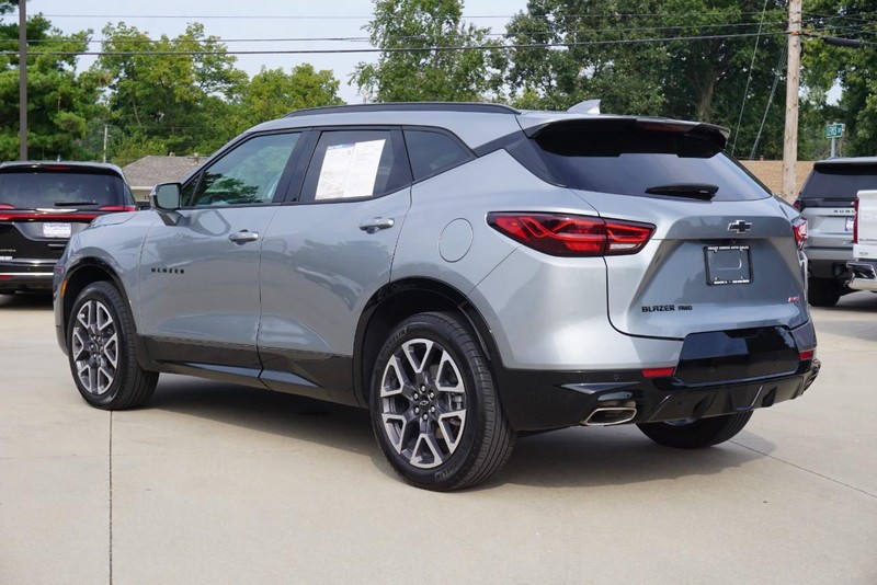 Chevrolet Blazer Vehicle Full-screen Gallery Image 05