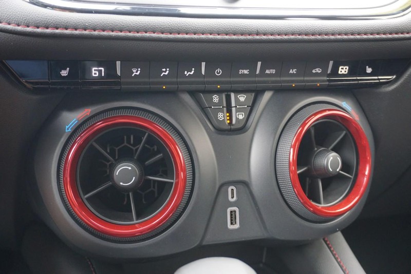Chevrolet Blazer Vehicle Full-screen Gallery Image 41