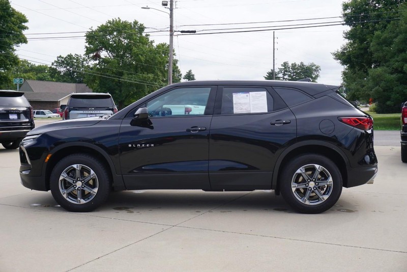Chevrolet Blazer Vehicle Full-screen Gallery Image 06