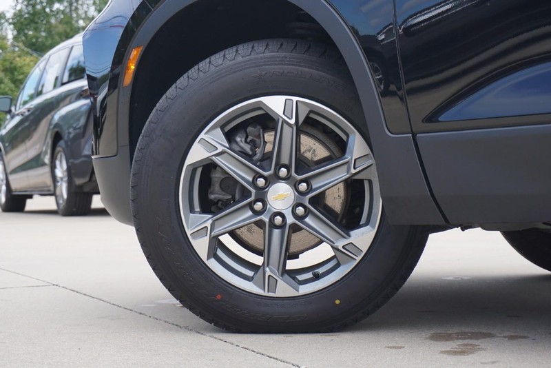 Chevrolet Blazer Vehicle Full-screen Gallery Image 14