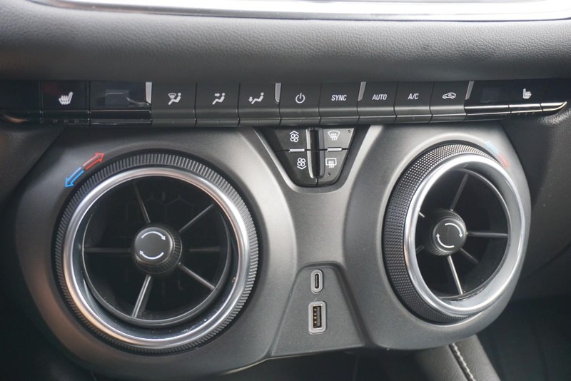 Chevrolet Blazer Vehicle Full-screen Gallery Image 39