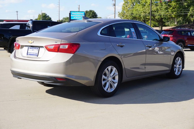 Chevrolet Malibu Vehicle Full-screen Gallery Image 03