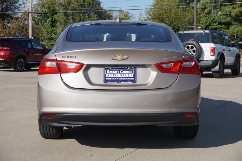 Chevrolet Malibu Vehicle Full-screen Gallery Image 04