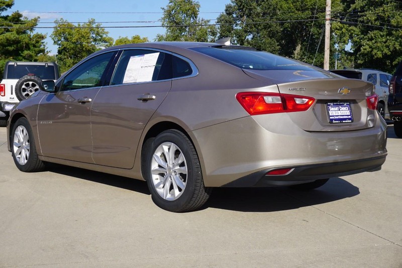 Chevrolet Malibu Vehicle Full-screen Gallery Image 05