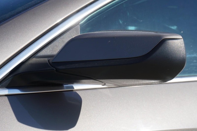 Chevrolet Malibu Vehicle Full-screen Gallery Image 12