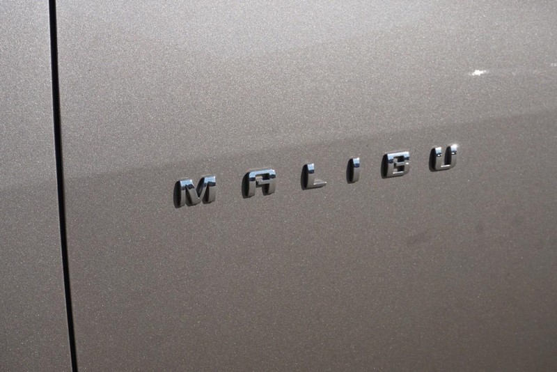 Chevrolet Malibu Vehicle Full-screen Gallery Image 13