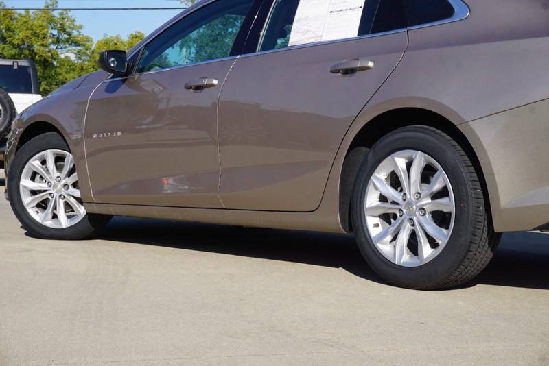 Chevrolet Malibu Vehicle Full-screen Gallery Image 14