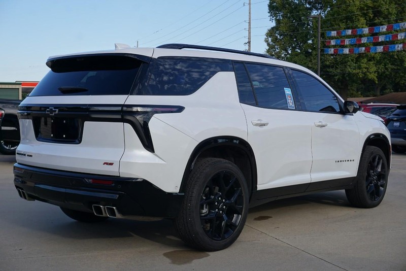 Chevrolet Traverse Vehicle Full-screen Gallery Image 03