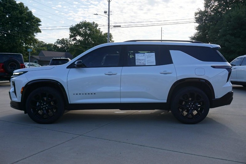 Chevrolet Traverse Vehicle Full-screen Gallery Image 06