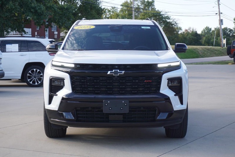Chevrolet Traverse Vehicle Full-screen Gallery Image 08