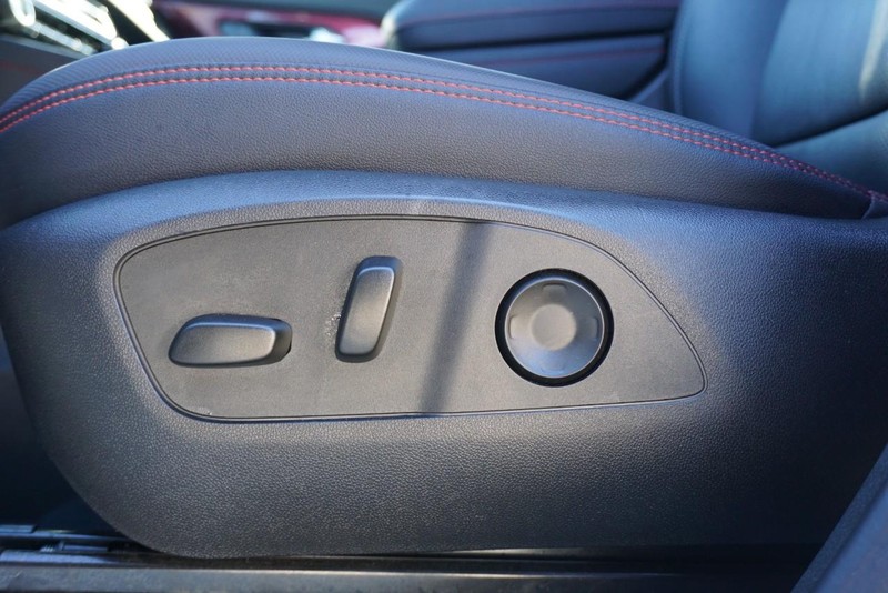 Chevrolet Traverse Vehicle Full-screen Gallery Image 23