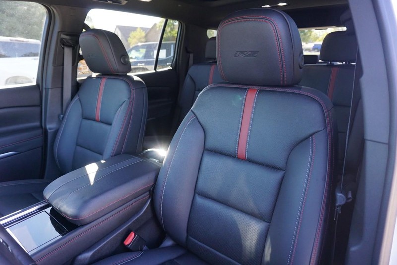 Chevrolet Traverse Vehicle Full-screen Gallery Image 24