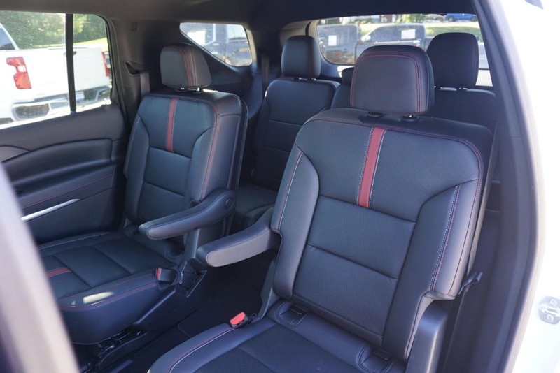 Chevrolet Traverse Vehicle Full-screen Gallery Image 27