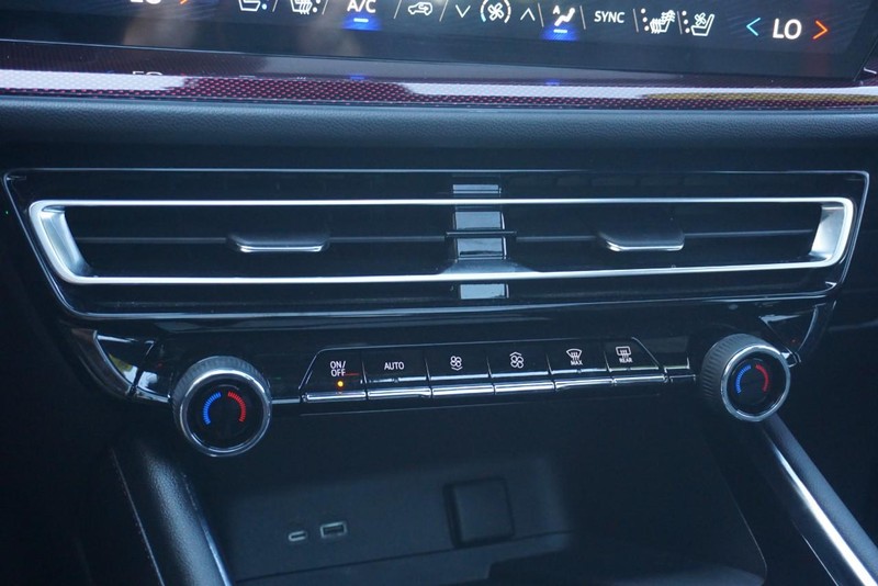 Chevrolet Traverse Vehicle Full-screen Gallery Image 46