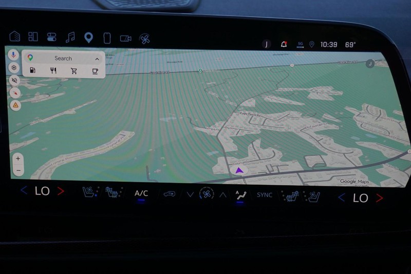 Chevrolet Traverse Vehicle Full-screen Gallery Image 52