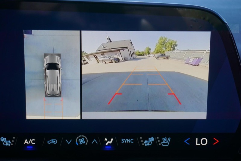 Chevrolet Traverse Vehicle Full-screen Gallery Image 53