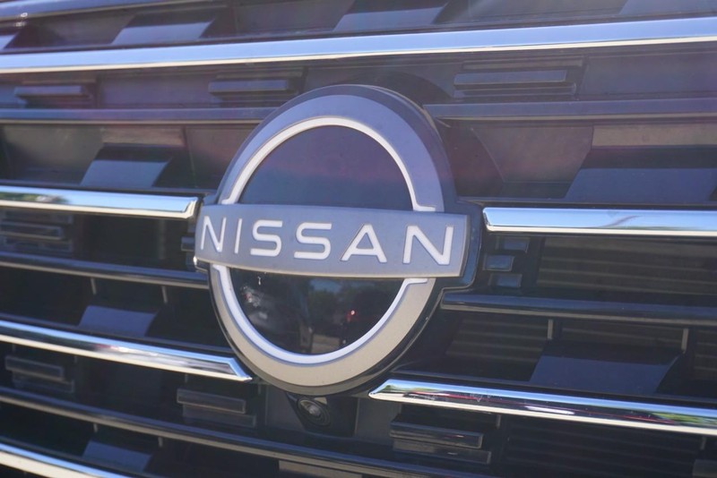 Nissan Rogue Vehicle Full-screen Gallery Image 11