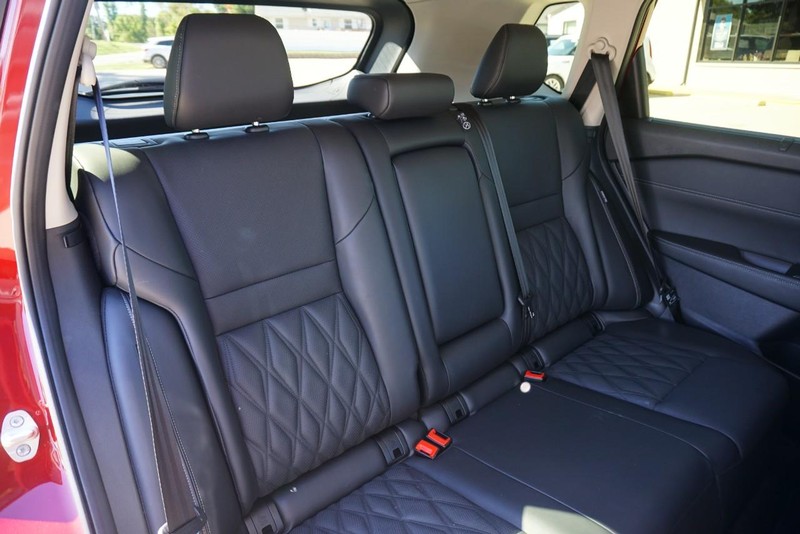 Nissan Rogue Vehicle Full-screen Gallery Image 26