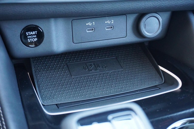 Nissan Rogue Vehicle Full-screen Gallery Image 43
