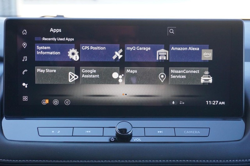 Nissan Rogue Vehicle Full-screen Gallery Image 52