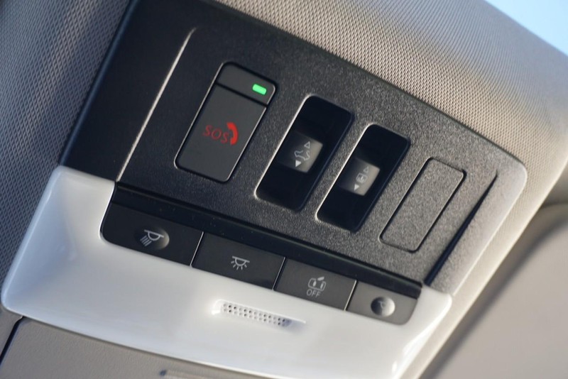 Nissan Rogue Vehicle Full-screen Gallery Image 56