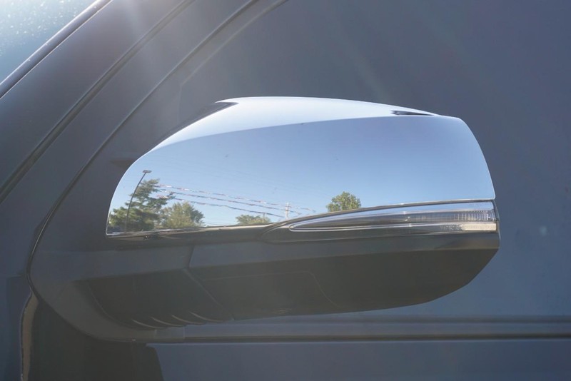 Toyota Tacoma 4WD Vehicle Full-screen Gallery Image 12