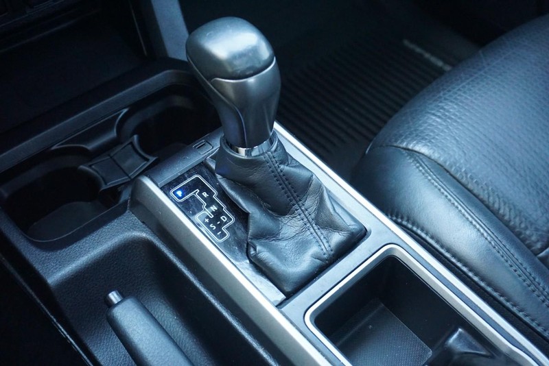 Toyota Tacoma 4WD Vehicle Full-screen Gallery Image 51