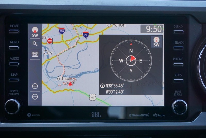 Toyota Tacoma 4WD Vehicle Full-screen Gallery Image 54