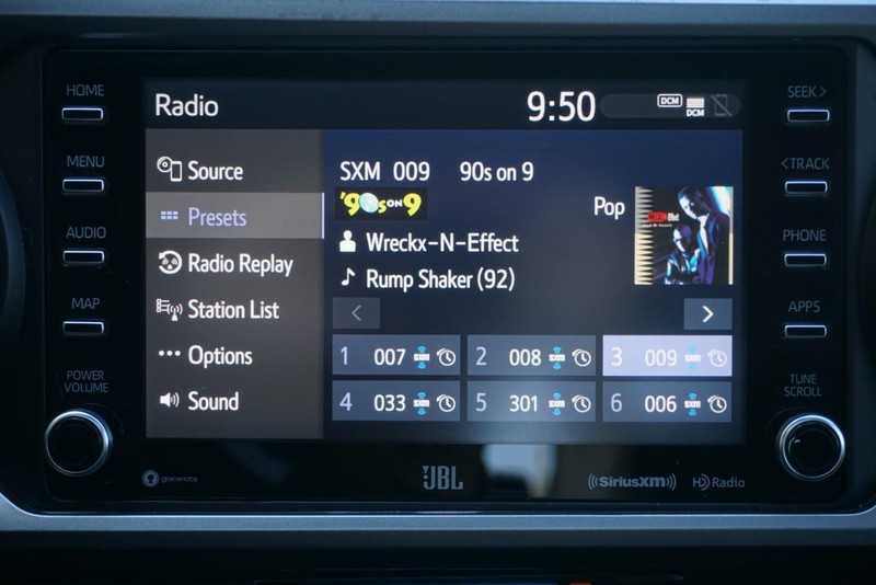 Toyota Tacoma 4WD Vehicle Full-screen Gallery Image 55