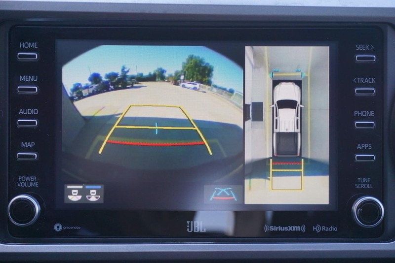 Toyota Tacoma 4WD Vehicle Full-screen Gallery Image 57