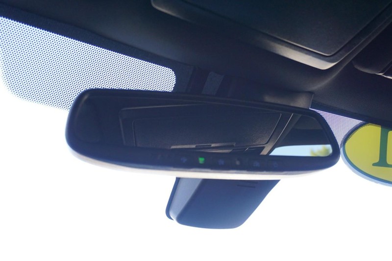 Toyota Tacoma 4WD Vehicle Full-screen Gallery Image 58