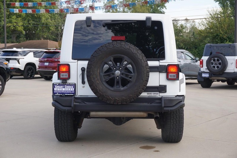 Jeep Wrangler Unlimited Vehicle Full-screen Gallery Image 04